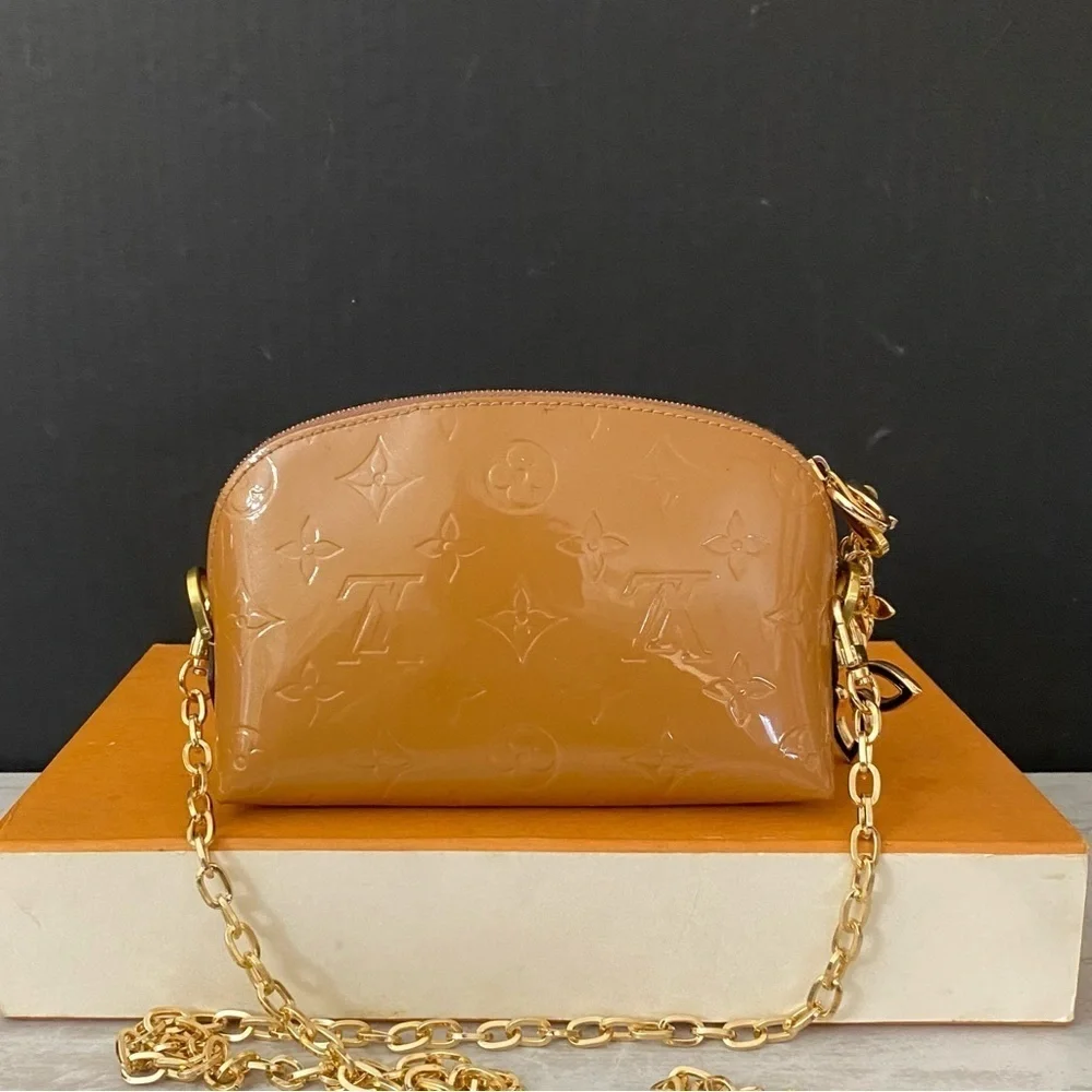 LOUIS VUITTON Monogram Vernis Pouch to Shoulder Crossbody Bag CA2113